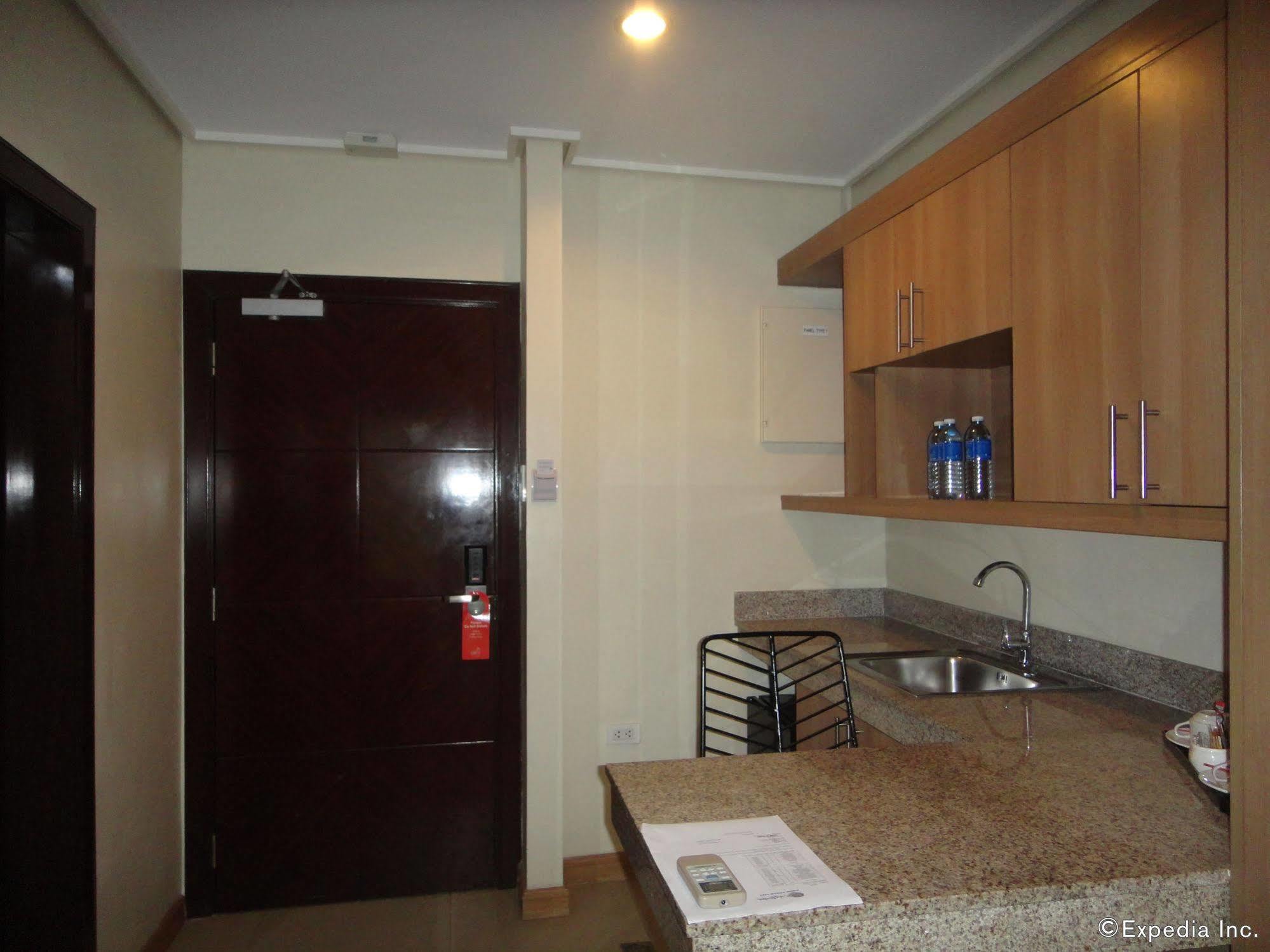 City Suites Ramos Tower Cebu Kültér fotó